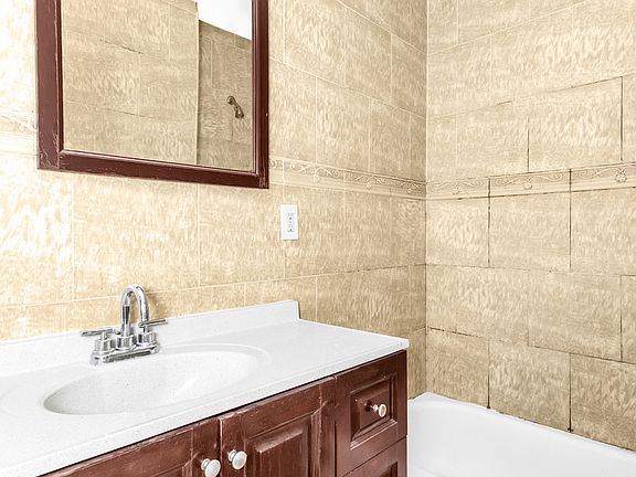 5th image of 541 W 158th St APT 33