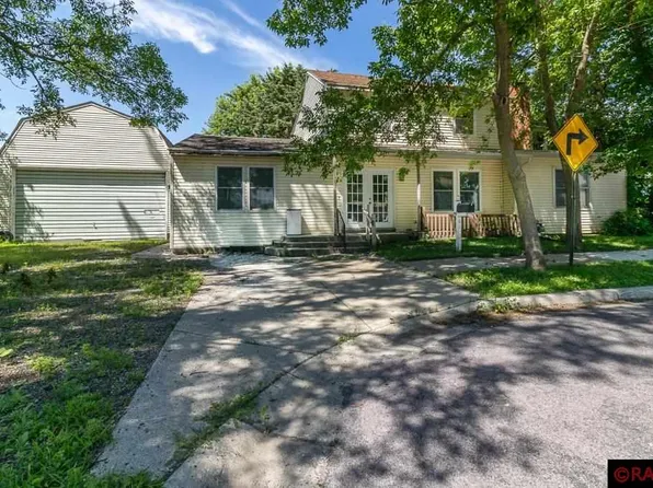634 2nd Ave NW, Waseca, MN 56093