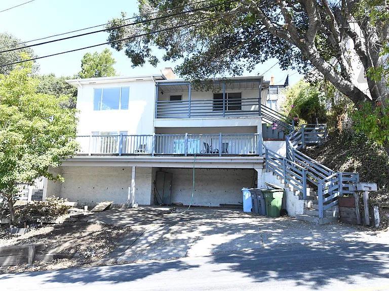2501 Cedar St — Photo 17