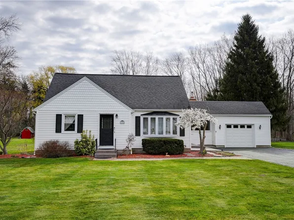 378 Trimmer Rd, Spencerport, NY 14559