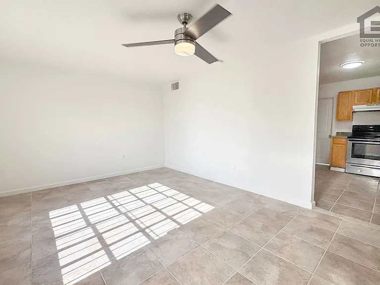 3422 E Culver St — Photo 6
