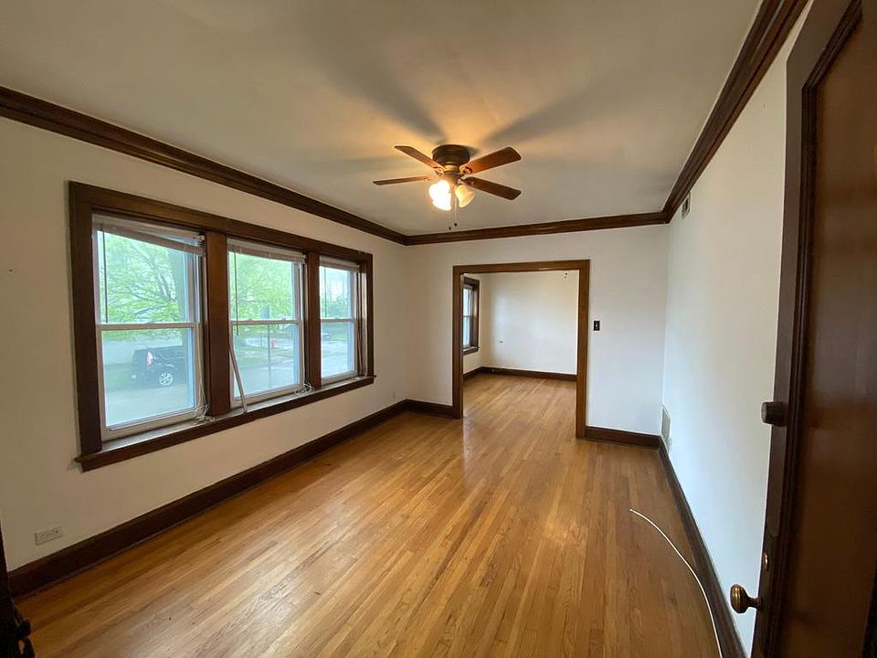 Living Room (view from door)