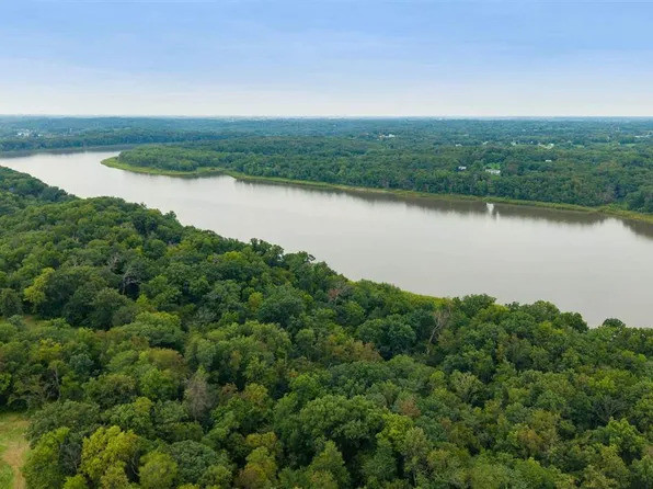 Hendershot Rd NE, North Liberty, IA 52317
