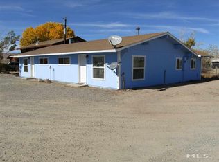 14 Warwick Hills Dr, Yerington, NV 89447