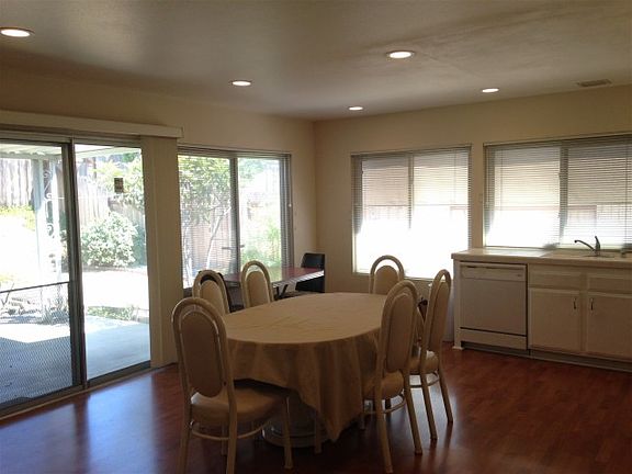 4th image of 10107 Knight Dr