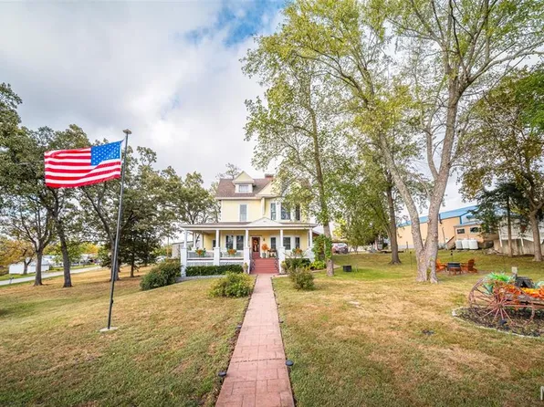 104 W 3rd Street, Dixon, MO 65459