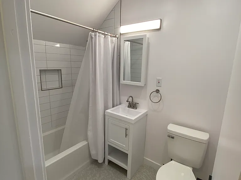 5447 Russell Ave #2 — Photo 11