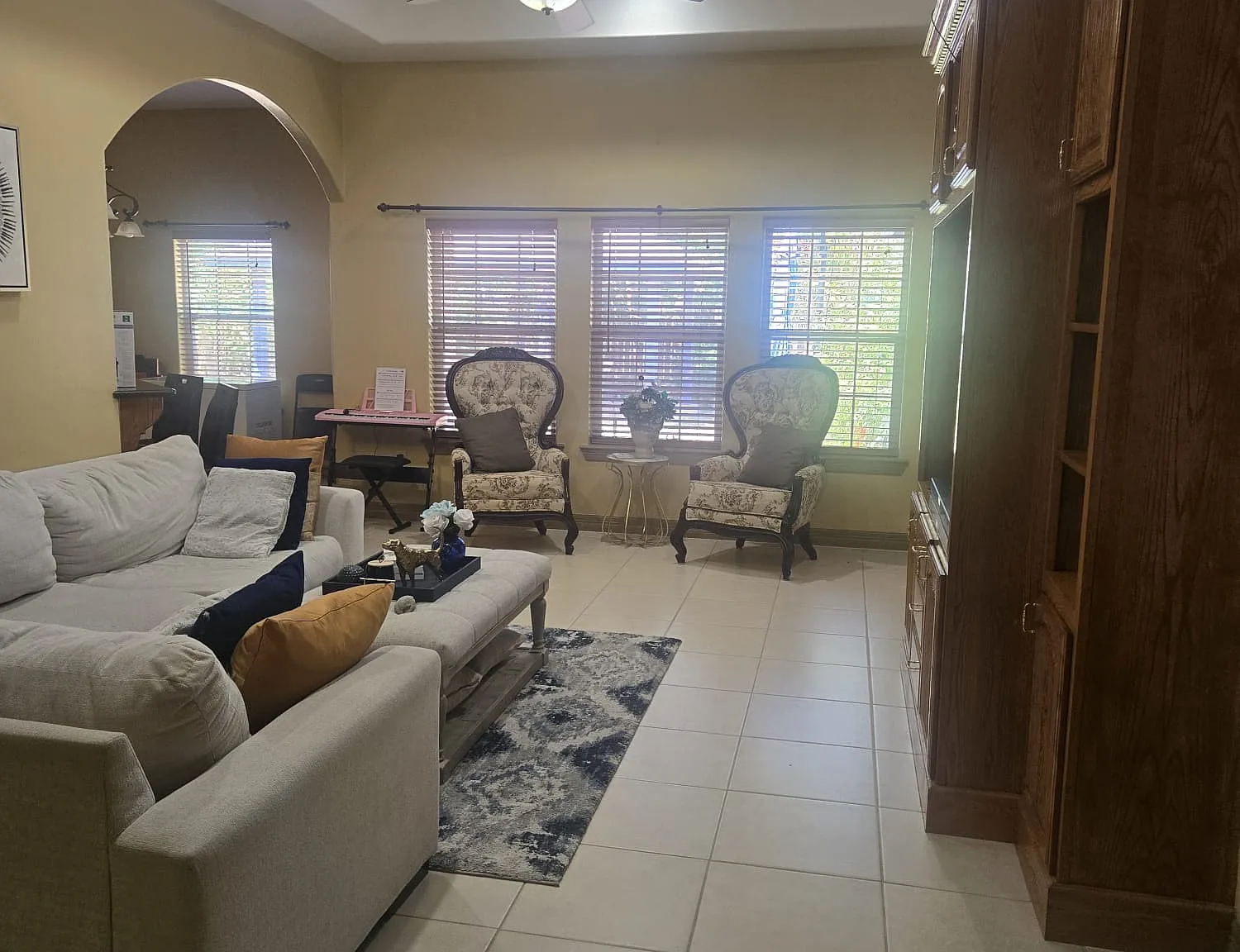 4 bed, 2100 sqft, $2,150 — Photo 4