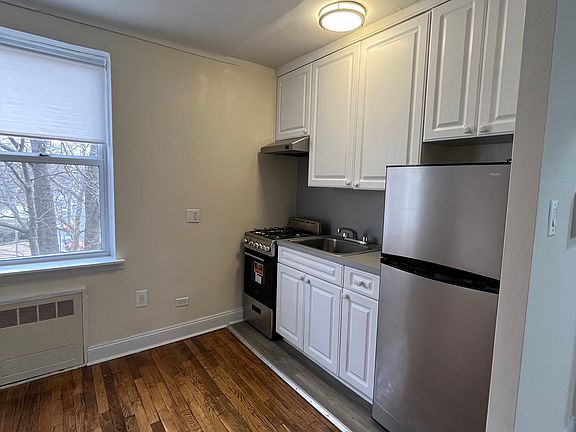 3rd image of 2795 Shore Pkwy APT 3G