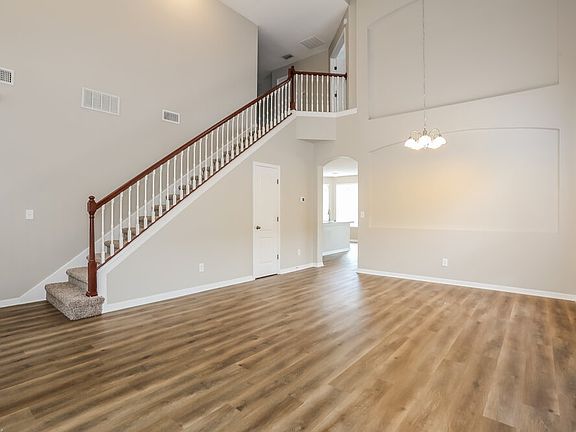 5th image of 3740 Briar Ln