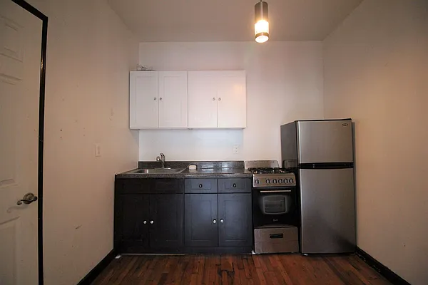 Rented by Hagstrom Management Inc | media 4