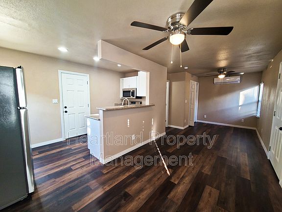 4th image of 3879 39th St