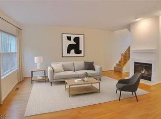1310 Grandview Ct, Whippany, NJ 07981