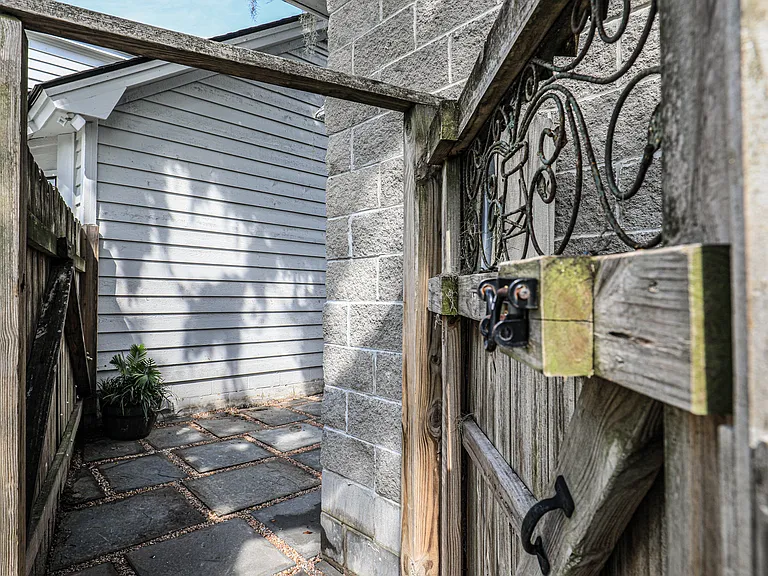 102 Neva Ave #A — Photo 26
