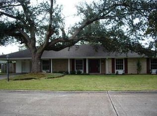 2207 Barbe Ct, Lake charles, LA 70601