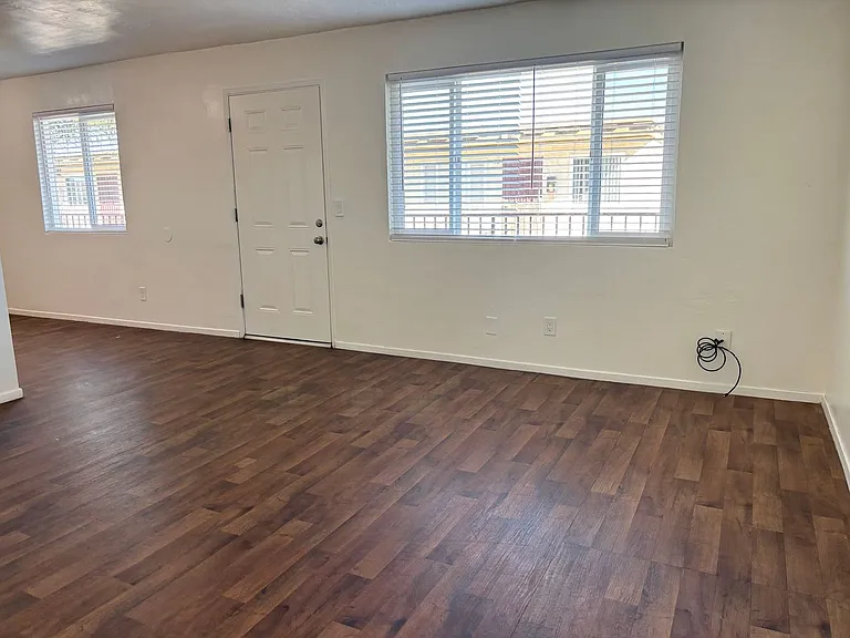 3565 Van Dyke Ave — Photo 14