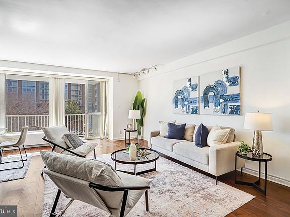 4th image of 410 O St SW APT 306