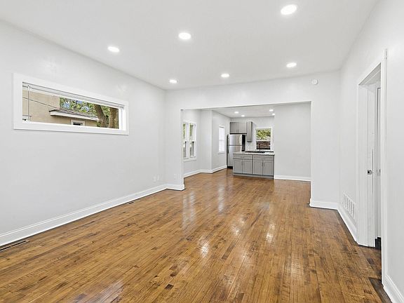 4th image of 4139 Fremont Ave N