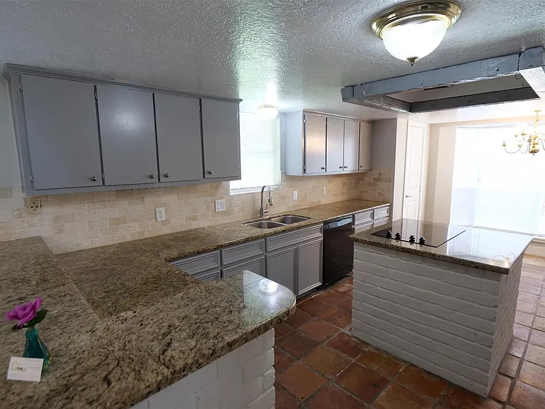 15654 Boulder Oaks Dr — Photo 9