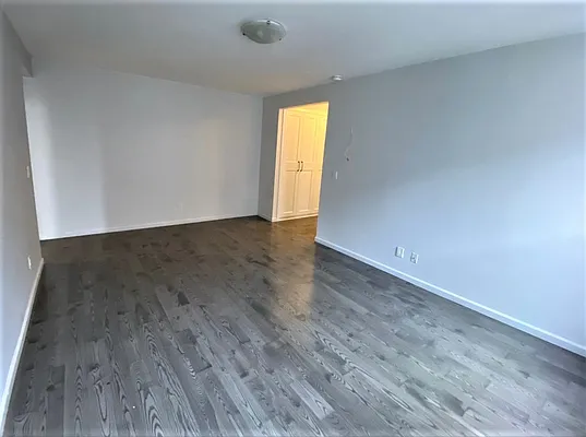 Sold by Dom Realty | media 9