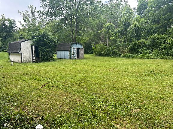 3rd image of 1330 N Schleicher Ave