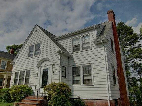 3rd image of 120 Marbury Ave