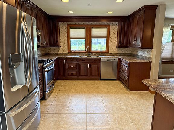 5th image of 1009 S Ahrens Ave