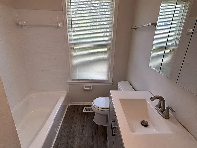 2718 Oakwood Ave — Photo 10