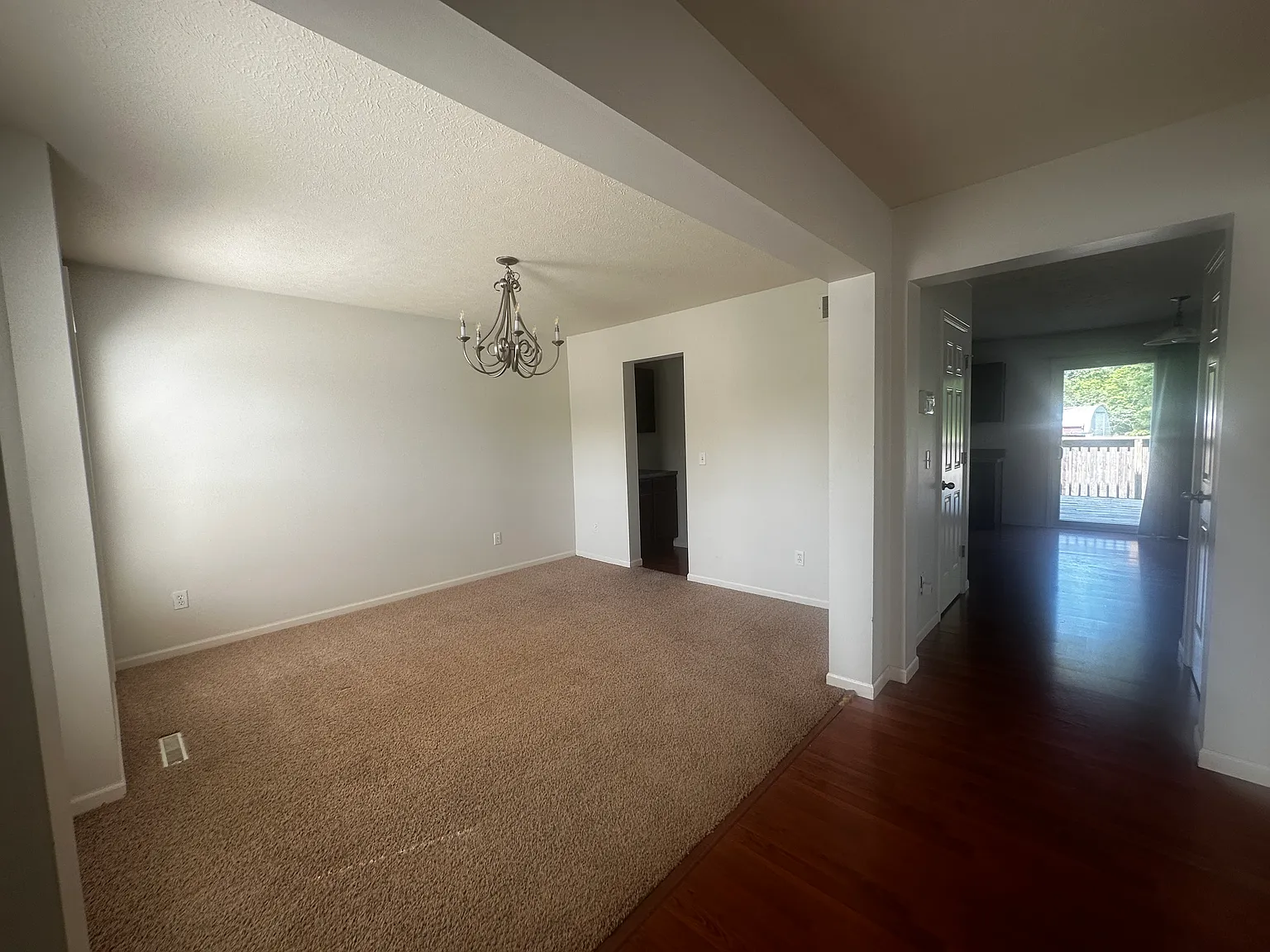 4 bed, 2.5 bath, 2120 sqft, $2,800 — Photo 4
