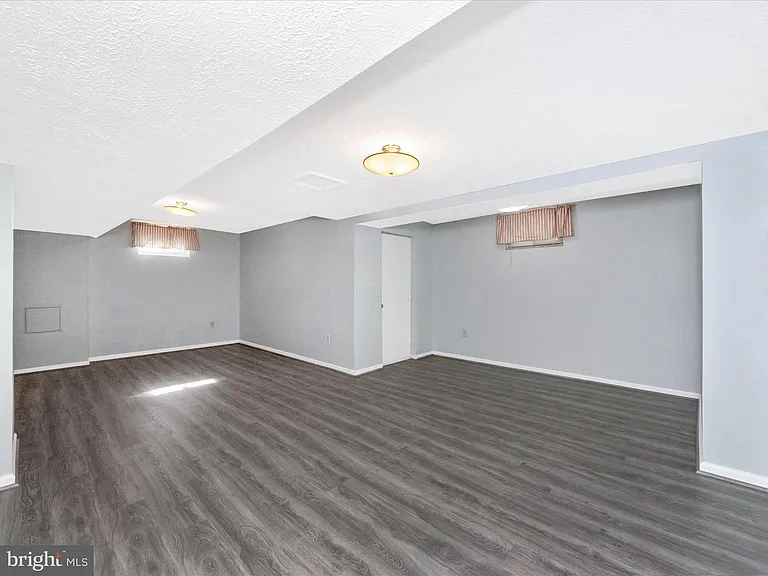 408 Willow Hill Ct — Photo 19