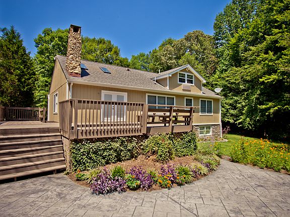 4th image of 8258 Kings Landing Ln