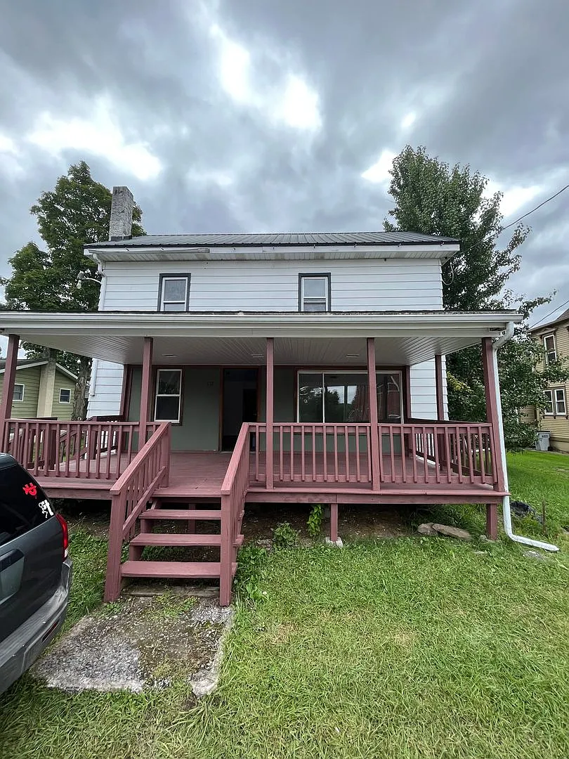 112 Beach St — Photo 1