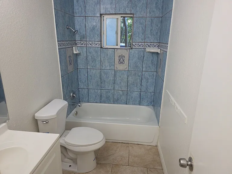 9217 Beech Ave #C — Photo 10