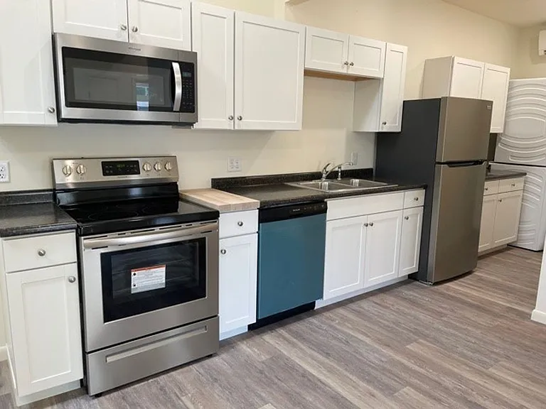 University Park Apartments near Cornell University — Photo 917