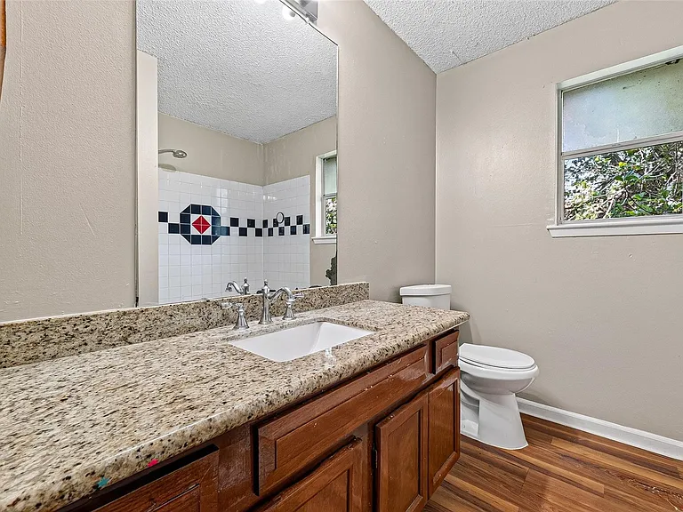13847 Cherry Hollow Ln — Photo 31