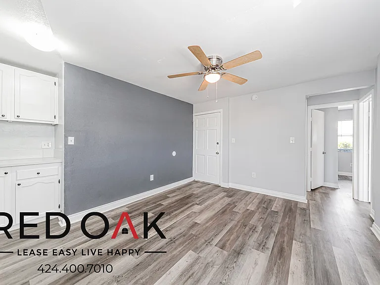 1036 Normandie Ave #14 — Photo 2