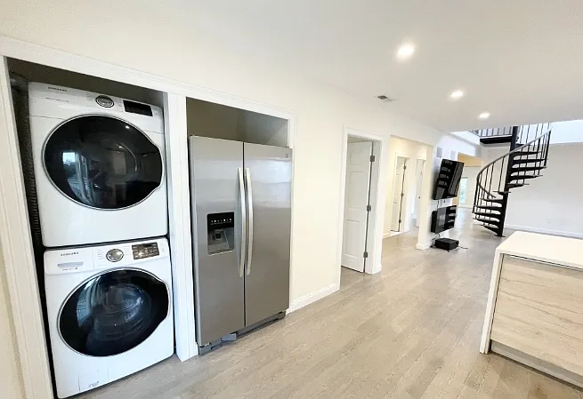 21 Iroquois St #2A — Photo 5