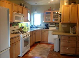 27 Avenue A, Warren, RI 02885