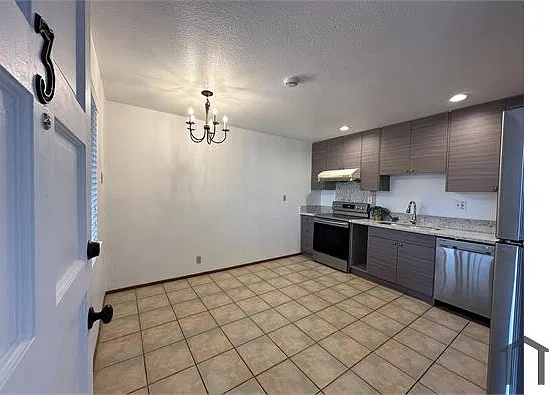 2 bed, 935 sqft, $2,875 — Photo 2