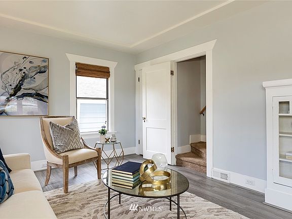 4th image of 814 N 128th Street