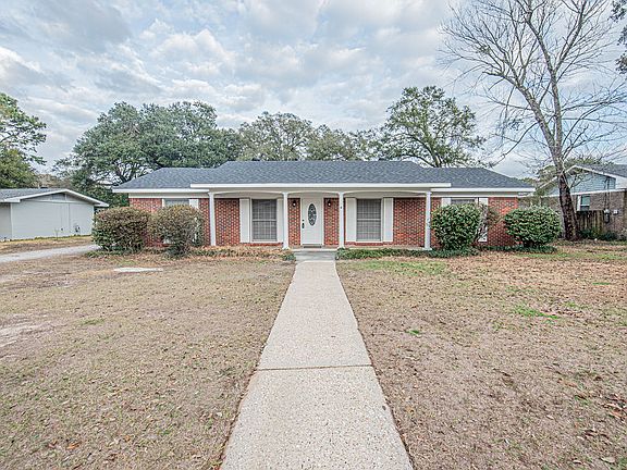 3rd image of 4361 Montclair Cir E