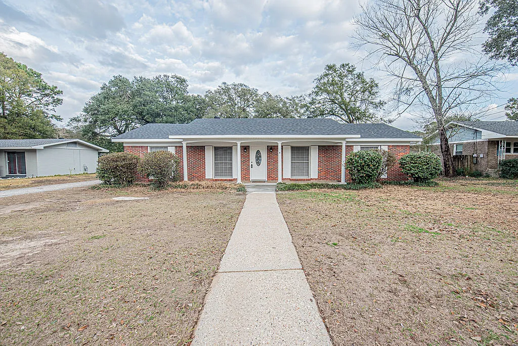 Building Photo - 4361 Montclair Cir E