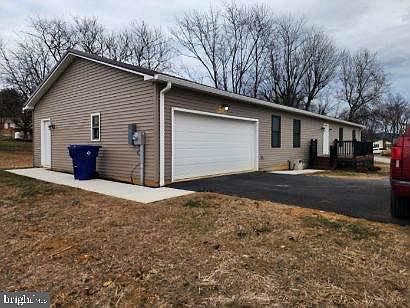 1st image of 235 Hickory Dr