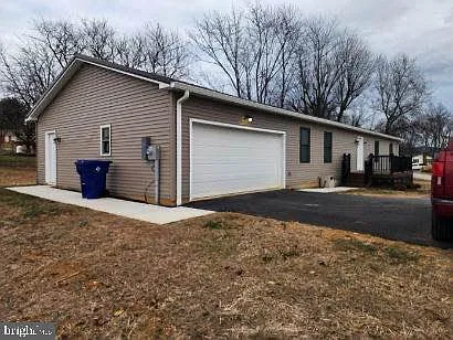 235 Hickory Dr