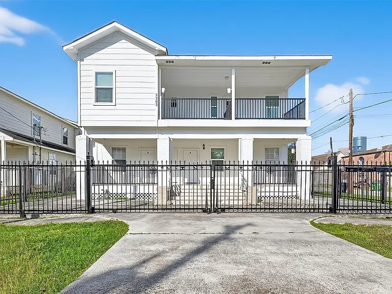 2202 Hutchins St #A — Photo 2
