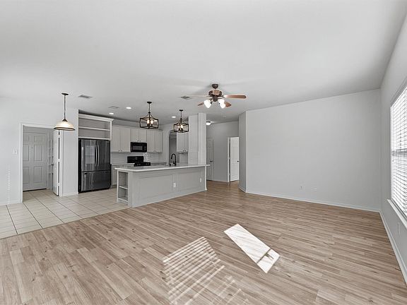 5th image of 4423 Garden Ridge Ct