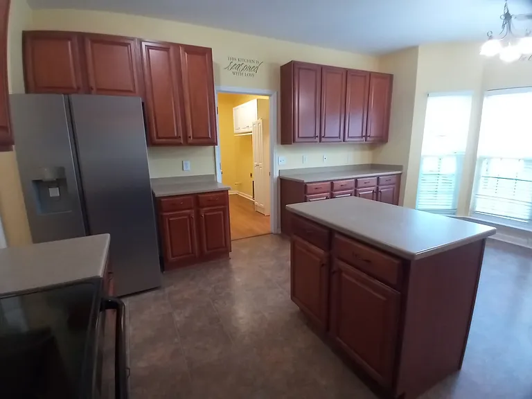 565 Batty Way — Photo 15