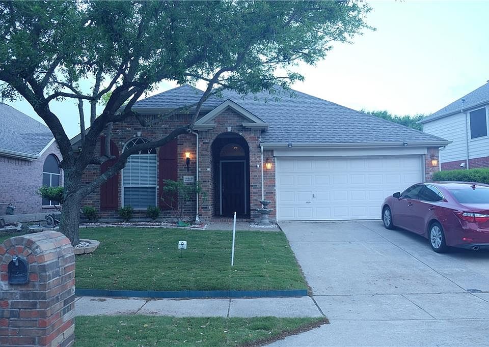 1st image of 2217 Killarney Dr