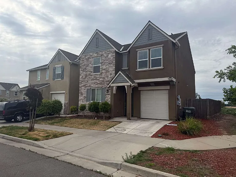 340 Korbel Ave — Photo 2