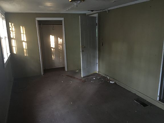 2nd image of 1916 Belvedere Dr